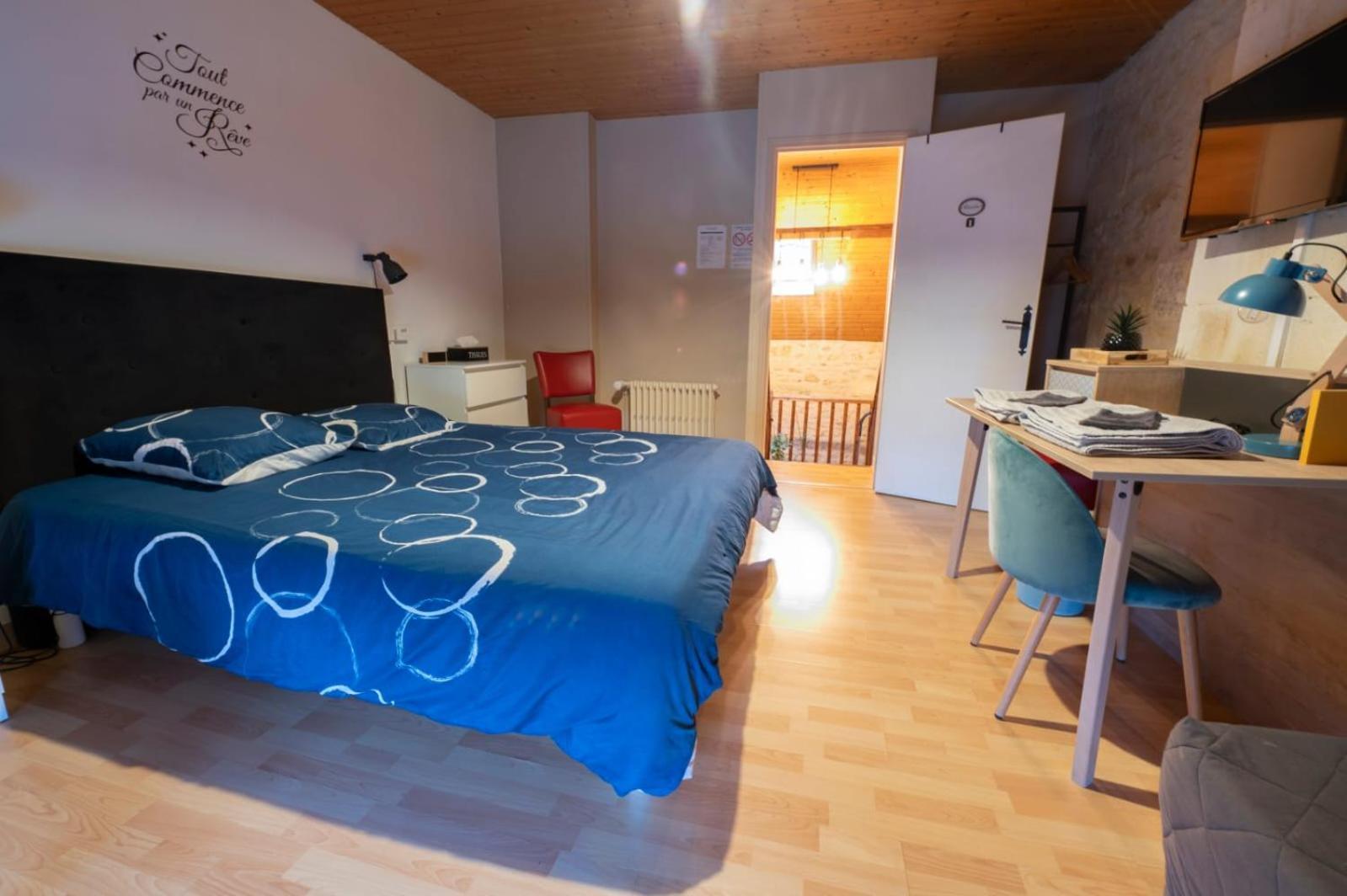 Bed and Breakfast L'Entre Deux Vignes Brizambourg Zewnętrze zdjęcie